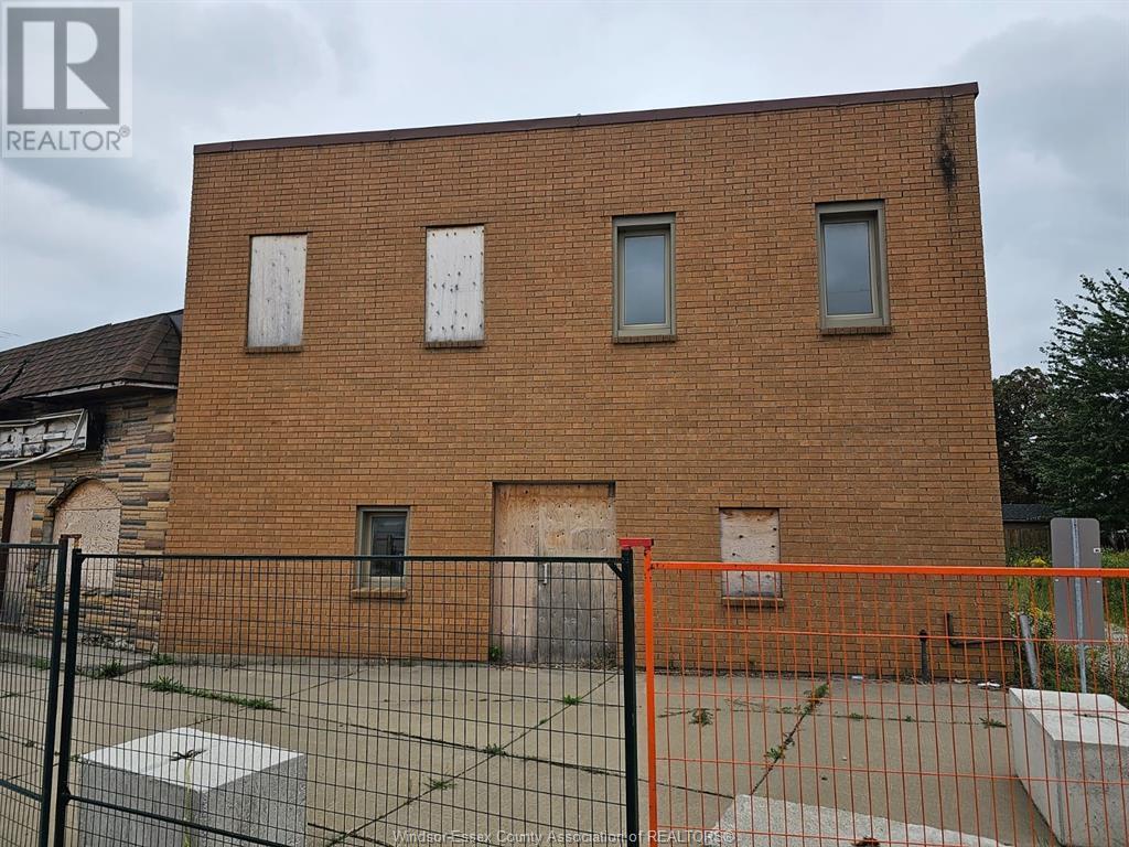 24 Erie Street, Wheatley — photograph 2