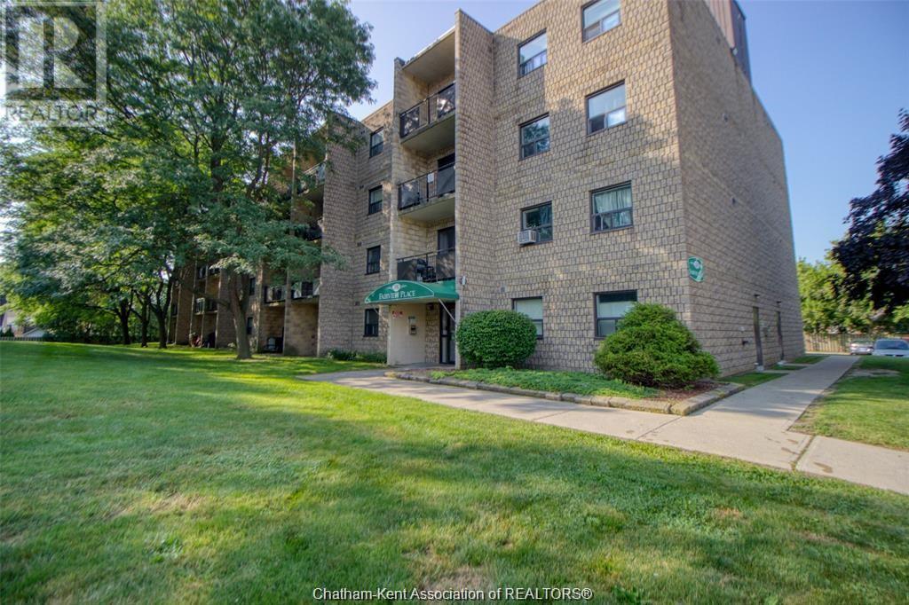 Single Family — 130 Park Avenue, Chatham, Ontario