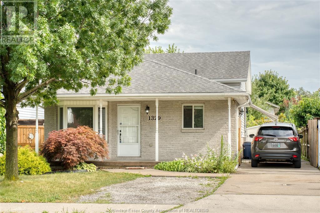 1329 Foster Avenue, Windsor — photograph 3