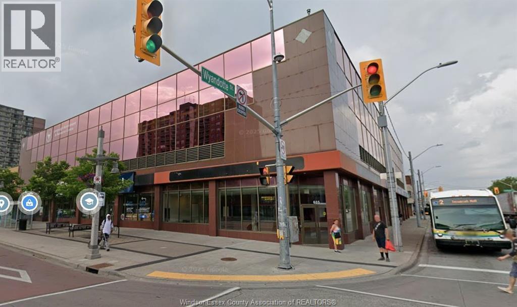 605 Ouellette, Windsor — primary photograph