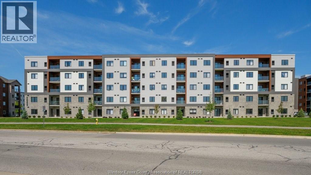 2600 Sandwich West Parkway #311, LaSalle — photograph 2
