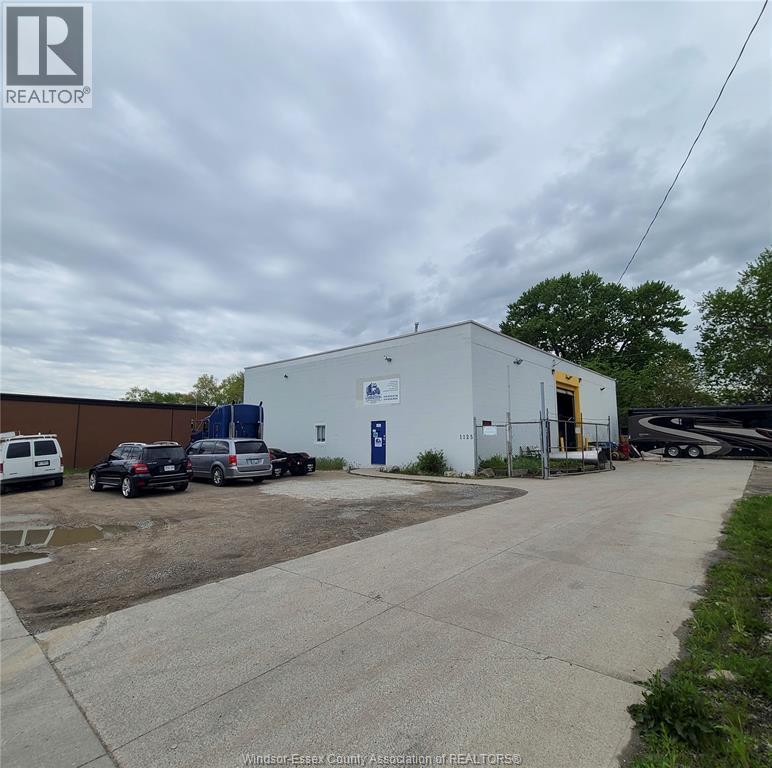 1125 Crawford Avenue, Windsor — primary photograph