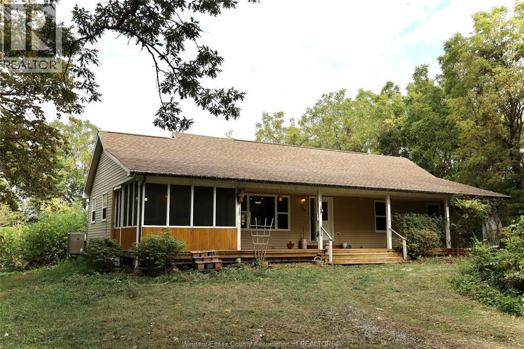 761 East West Road, Pelee Island — photograph 3