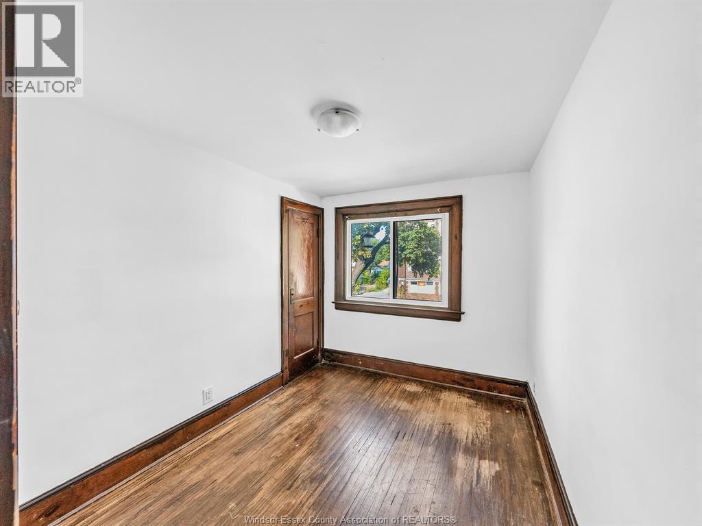 527 McEwan #UPPER, Windsor — photograph 3