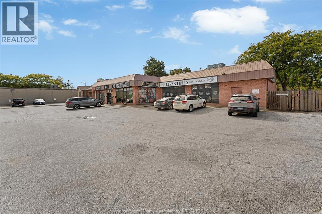 71 Erie Street, Leamington — photograph 2
