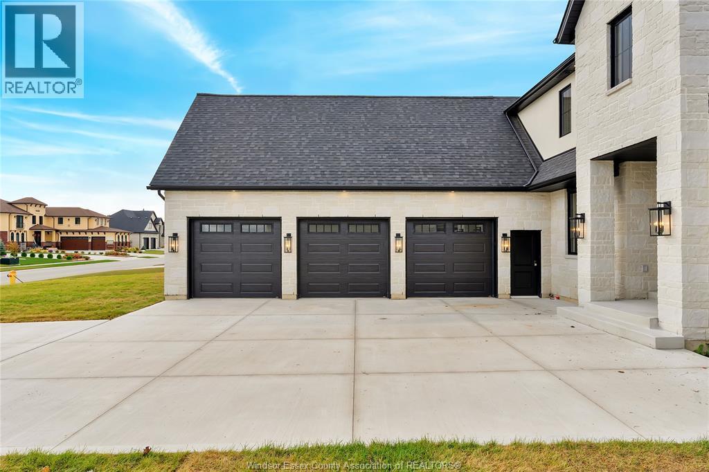 1443 Mullins Drive, Lakeshore — photograph 3