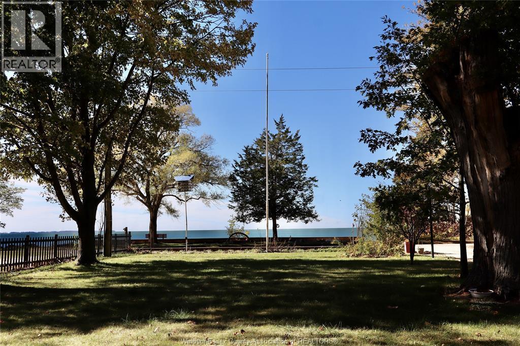 933 West Shore Road, Pelee Island — photograph 3