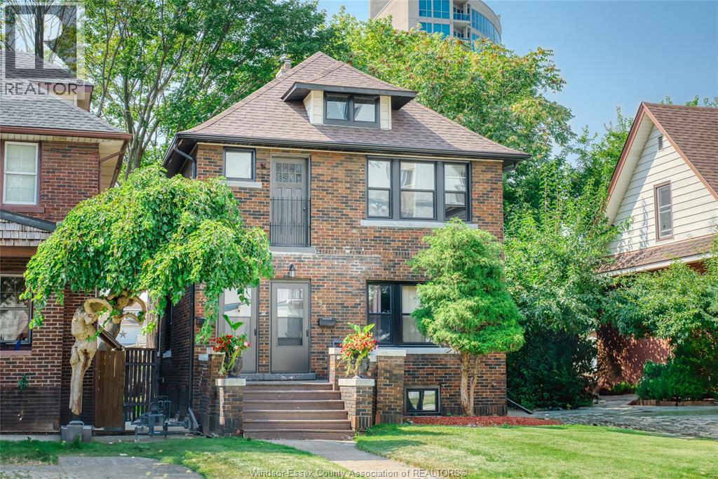 135 Oak, Windsor — primary photograph