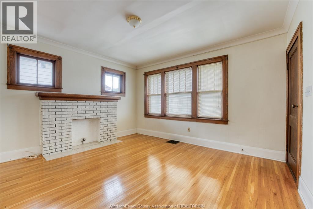 135 Oak, Windsor — photograph 2