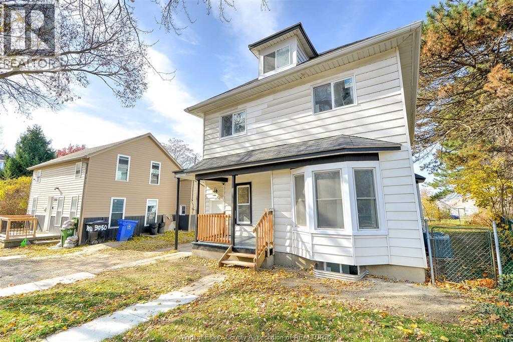 3076 Sandwich, Windsor — photograph 3