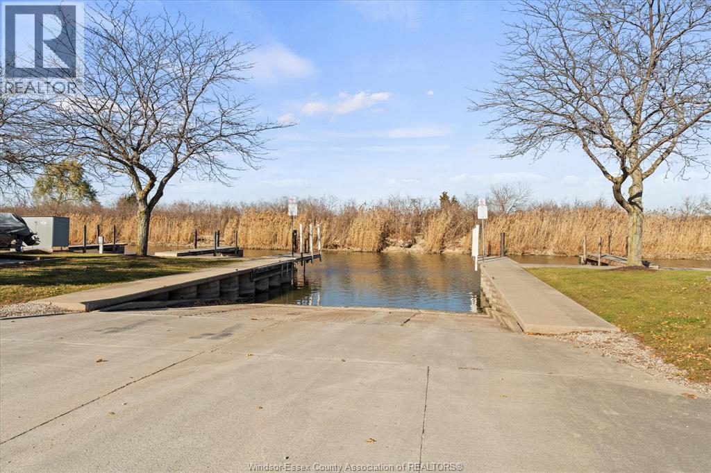1500 Front Road, Amherstburg — photograph 3