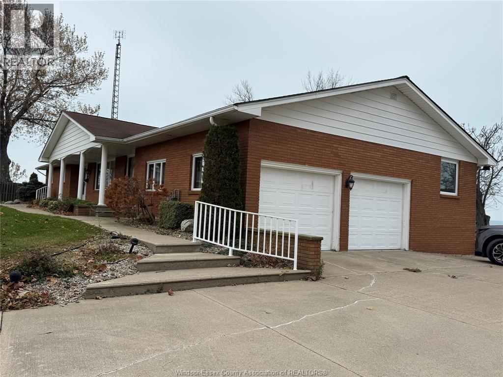 1239 Oxford Avenue, Kingsville — photograph 2