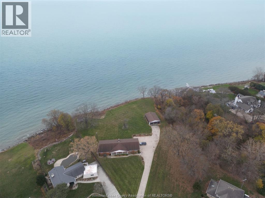 1239 Oxford & Lot 13 Oxford Avenue, Kingsville — photograph 3