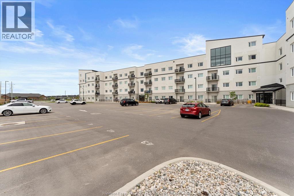 1900 6th Concession Road #312, LaSalle — photograph 2