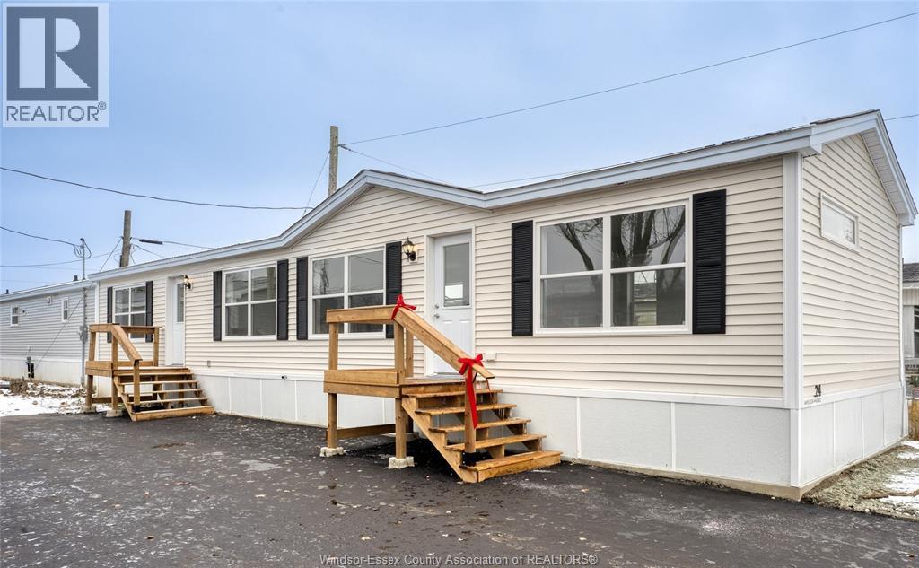 Single Family — 24 Regina, Lakeshore, Ontario