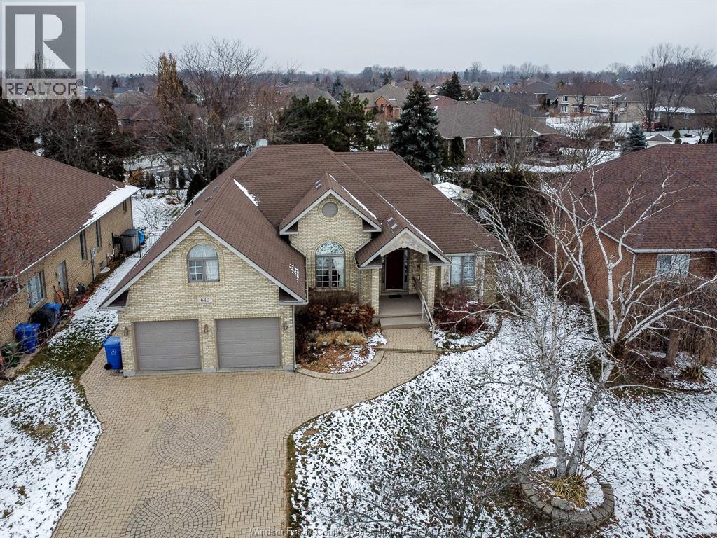 642 Lake Trail Drive, Windsor — photograph 3