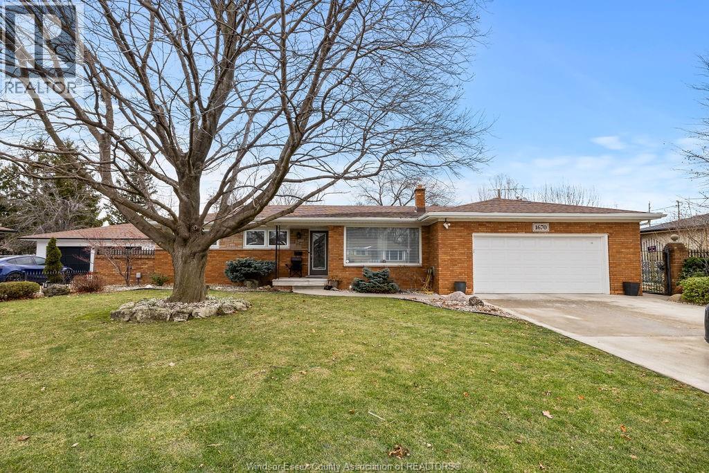 1670 Campbell Avenue, Windsor — primary photograph