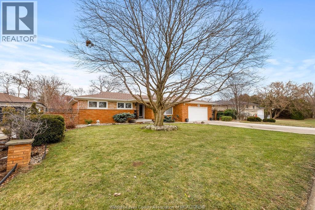 1670 Campbell Avenue, Windsor — photograph 3