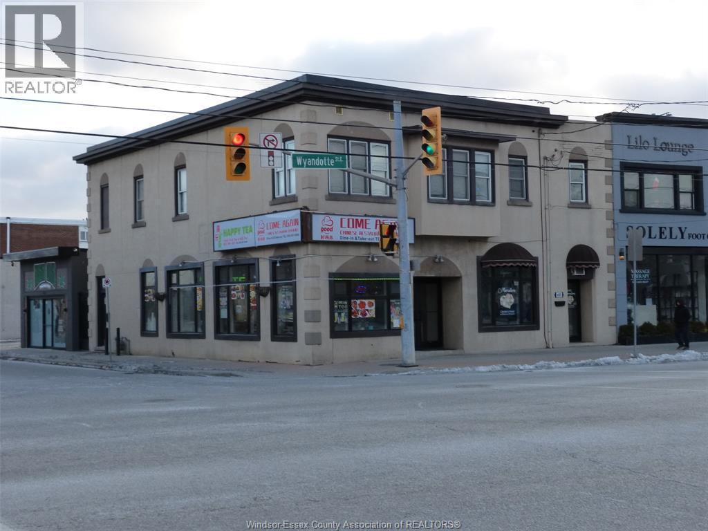 4685-4691 Wyandotte Street, Windsor — primary photograph