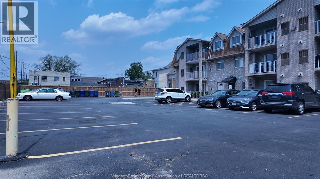 1323 Langlois Avenue #201, Windsor — photograph 2