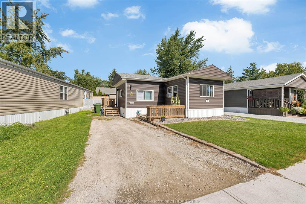 175 Neil Court, Essex — photograph 2