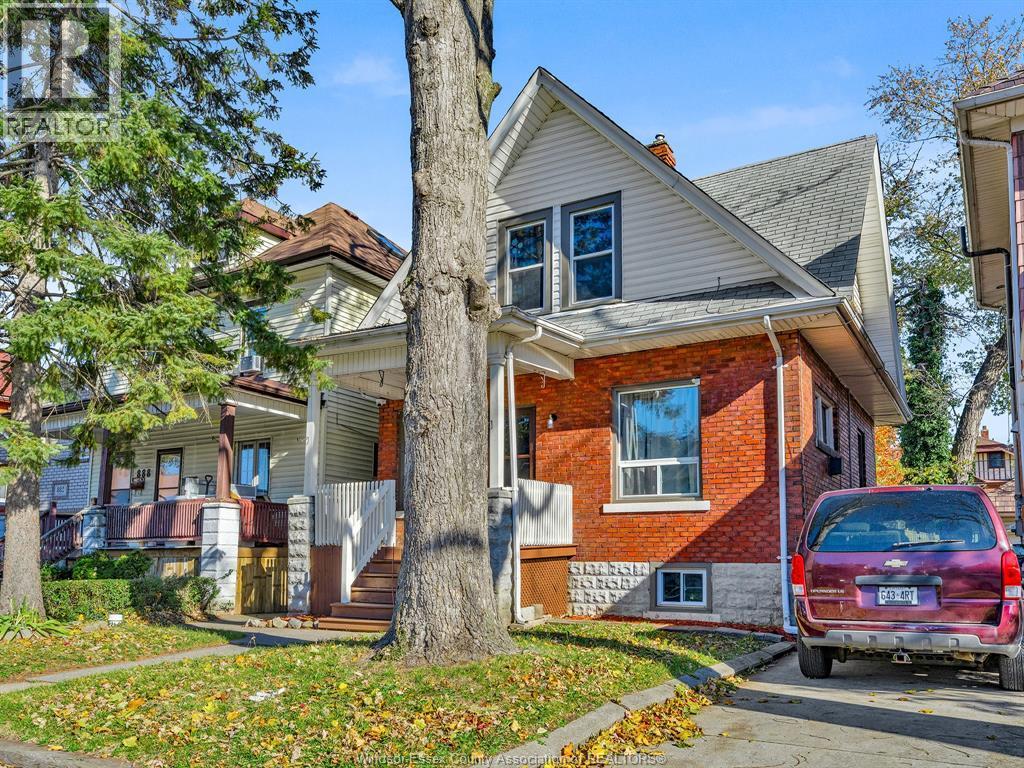 894 Dougall, Windsor — photograph 2