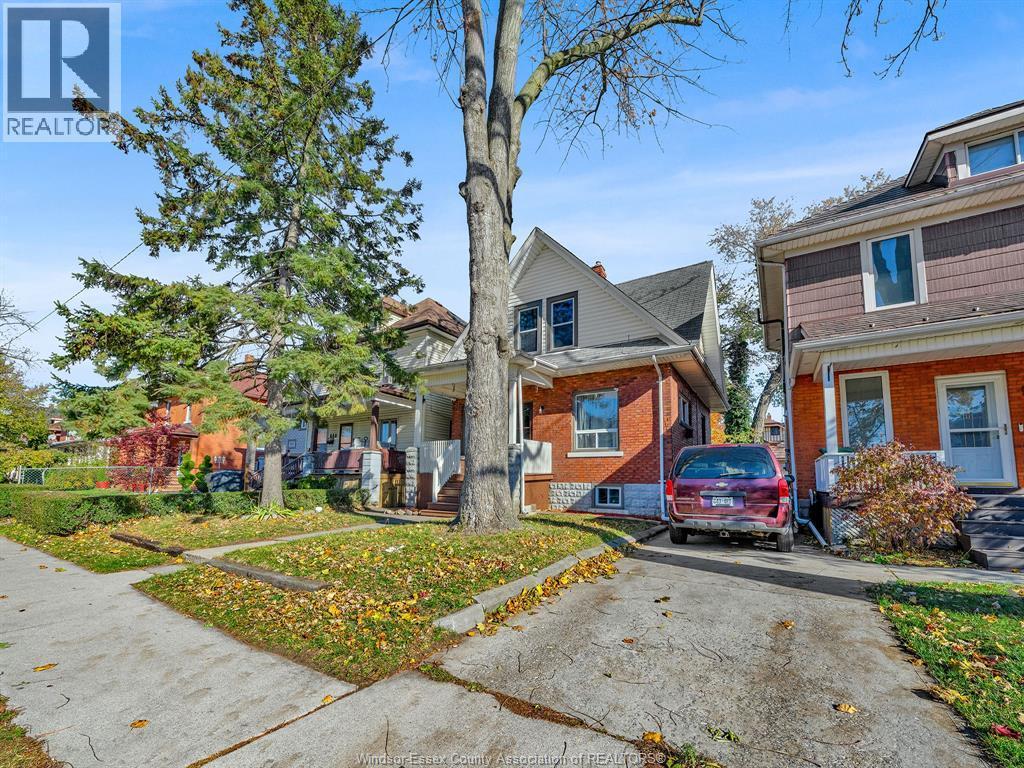894 Dougall, Windsor — photograph 3
