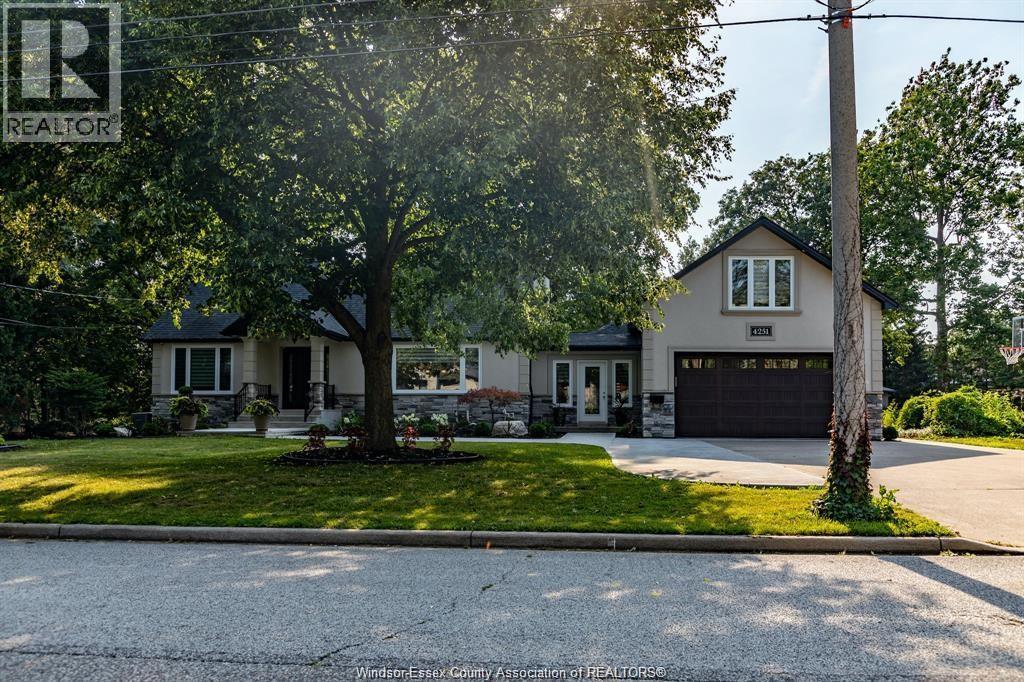 Single Family — 4251 Roseland Drive, Windsor, Ontario