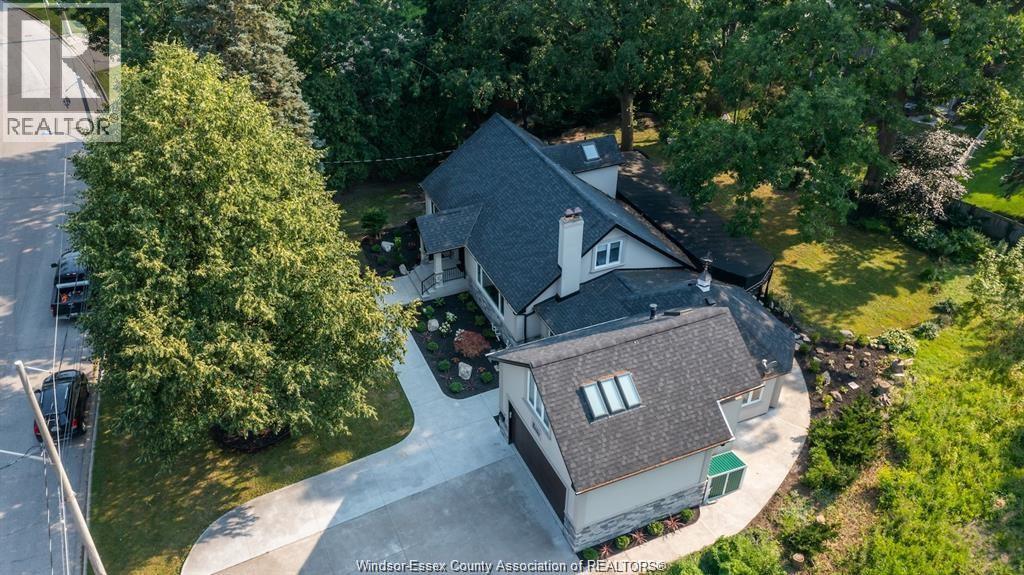 4251 Roseland Drive, Windsor — photograph 2