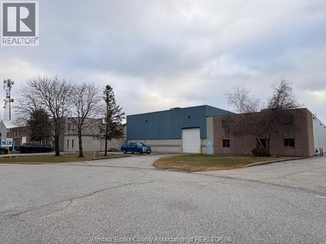 2105 Astor Crescent, Tecumseh — photograph 3