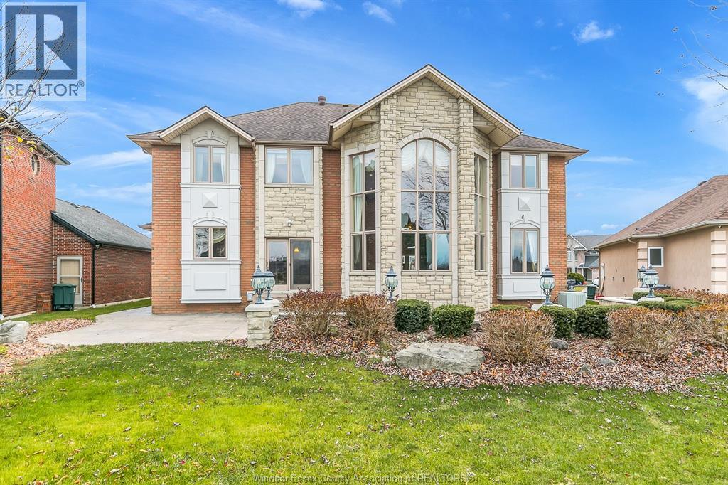 1585 Stoneybrook Crescent, Windsor — photograph 2