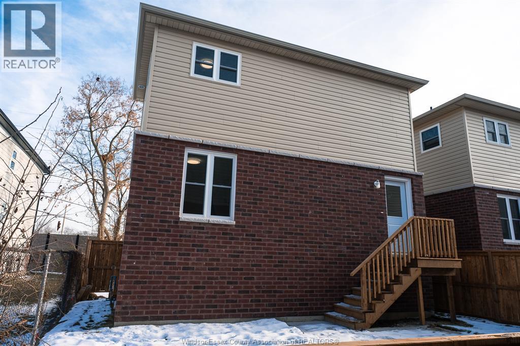 3495 Bloomfield Road #3, Windsor — photograph 2
