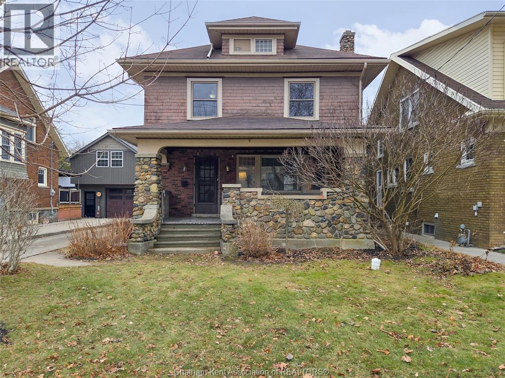 Single Family — 90 Stanley Avenue, Chatham, Ontario