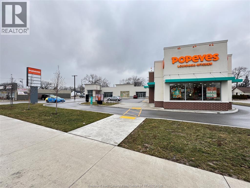 5188 Tecumseh Road, Windsor — primary photograph