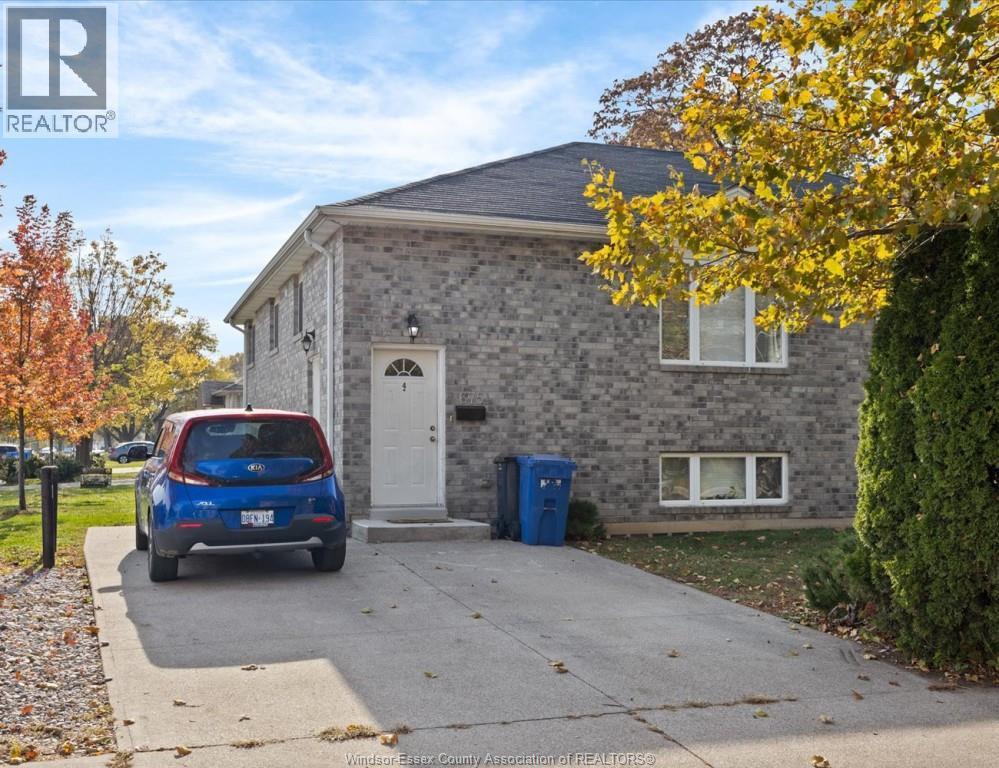 675 Chippawa #PER ROOM, Windsor — primary photograph