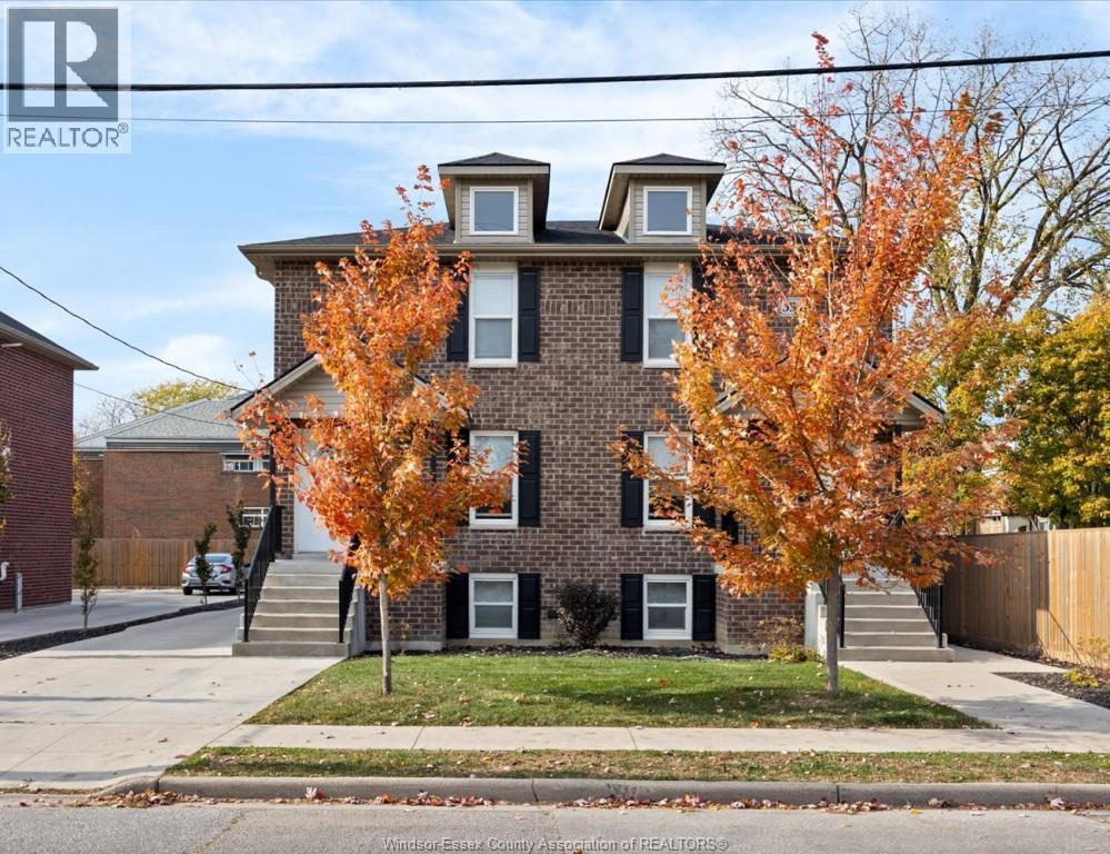 3340 Bloomfield #PER ROOM, Windsor — primary photograph