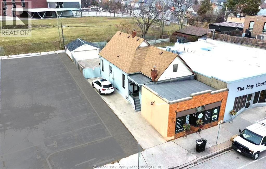 1116 Wyandotte, Windsor — primary photograph