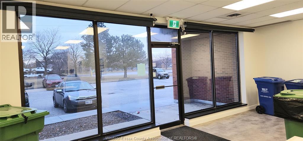 2825-2885 Lauzon Parkway #205, Windsor — photograph 2