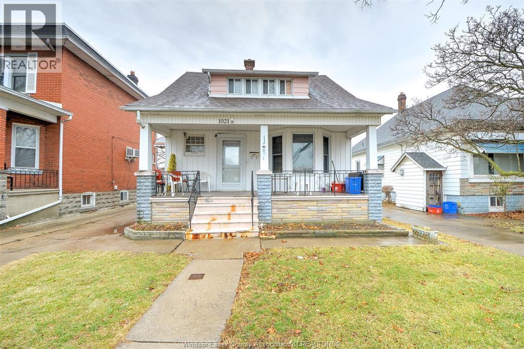 1021 Howard Avenue, Windsor — photograph 3
