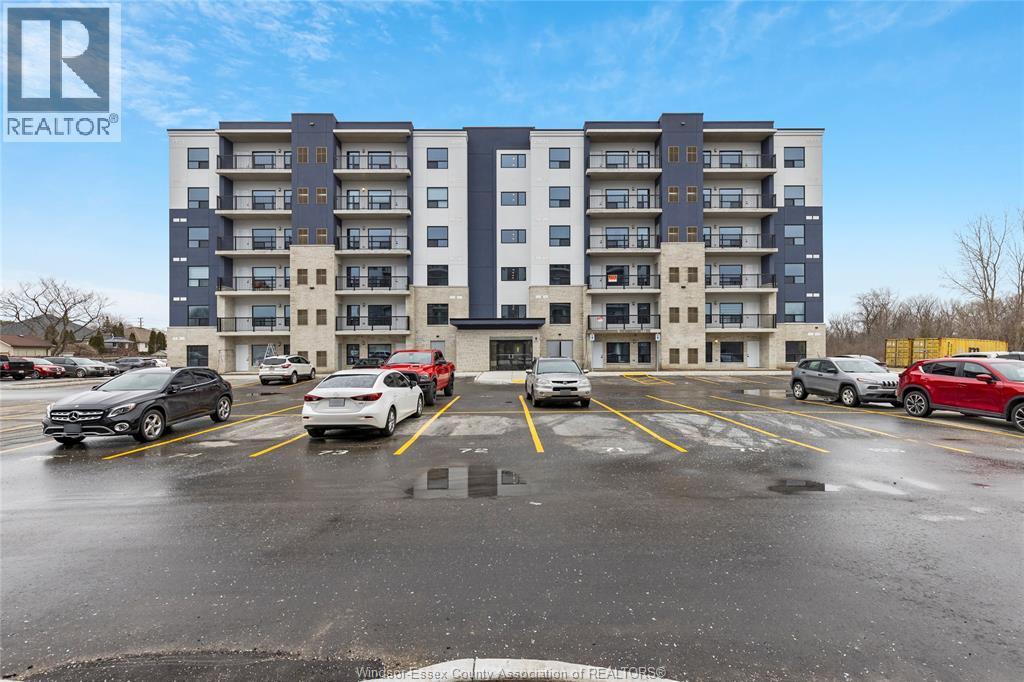 3340 Stella #123, Windsor — primary photograph