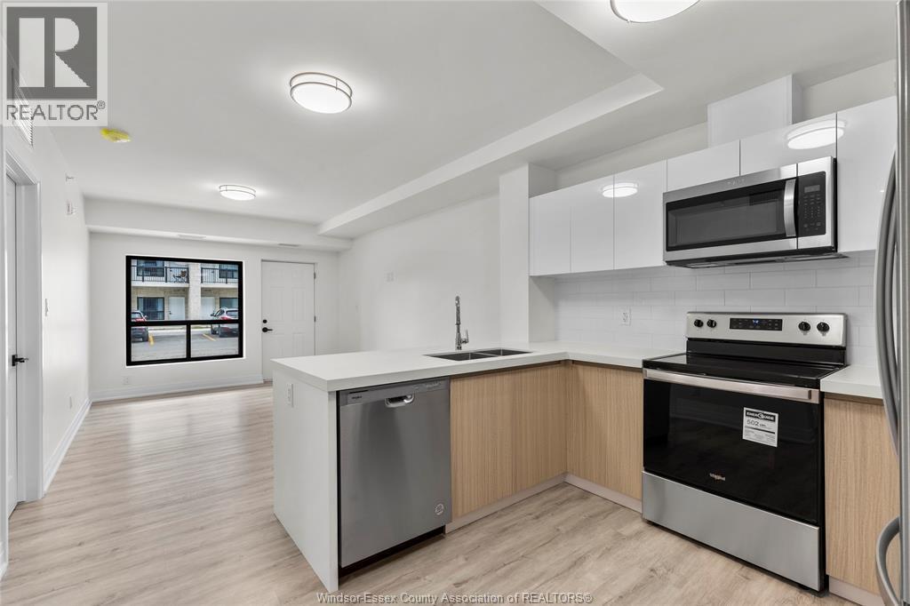 3340 Stella #123, Windsor — photograph 2