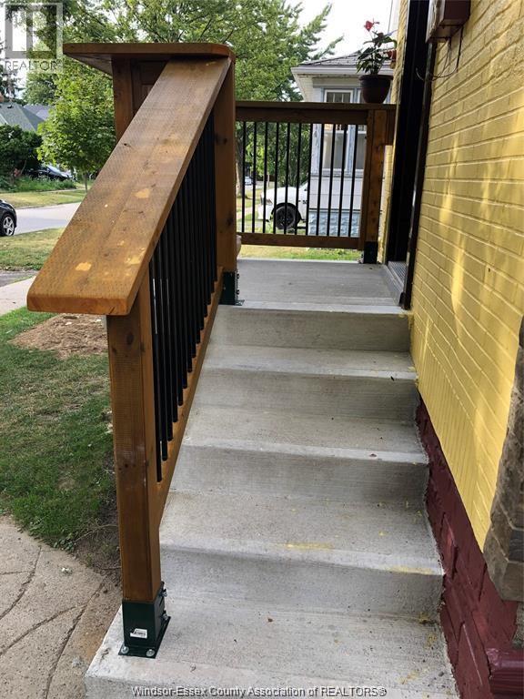 18 Ontario, Leamington — photograph 3