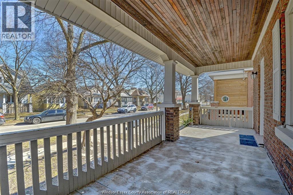 1557 Lincoln, Windsor — photograph 3