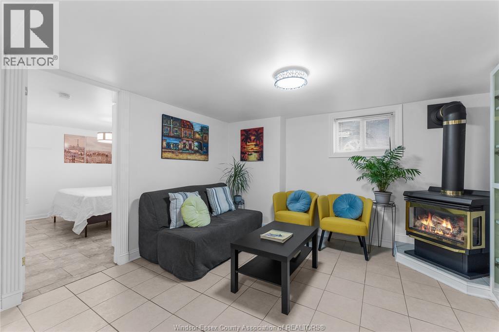 1229 Chilver, Windsor — photograph 3