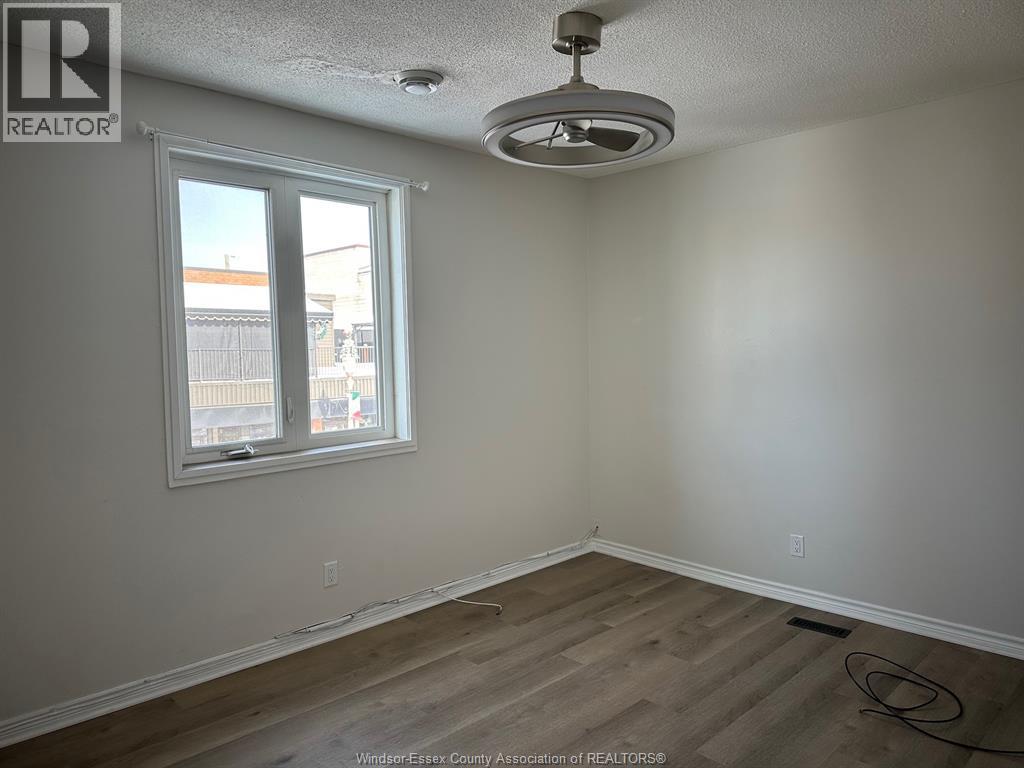 809 Erie Street #1, Windsor — photograph 2