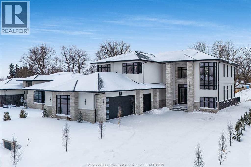 Single Family — 200 Grandview Avenue, Kingsville, Ontario