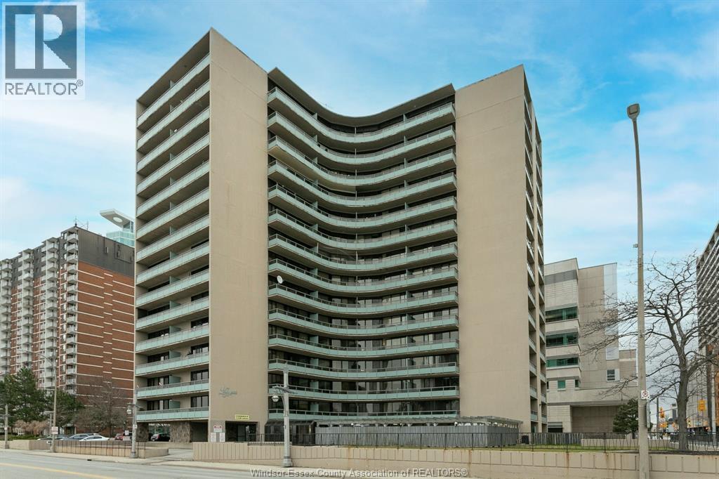 111 Riverside Drive #116, Windsor — primary photograph