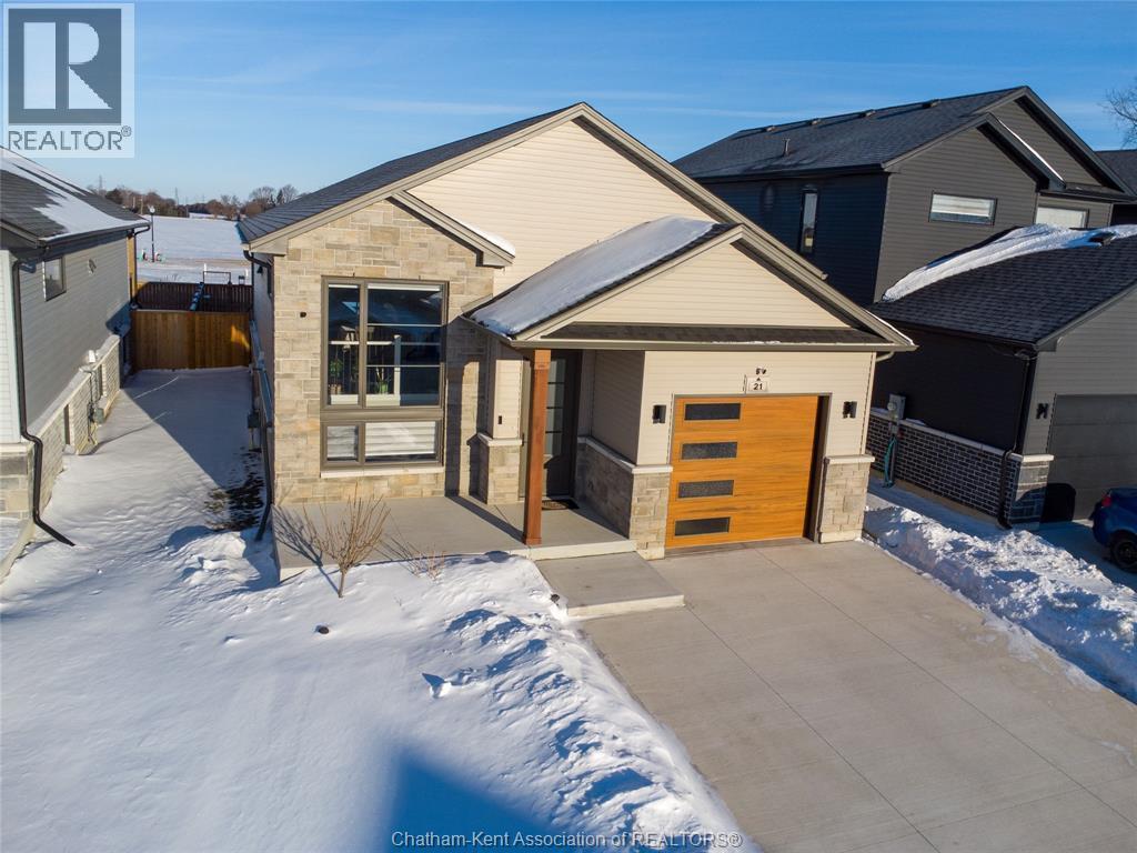 21 Baffin Way, Chatham — photograph 2