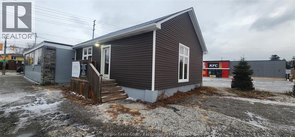 5467 Tecumseh Road #3, Windsor — photograph 2