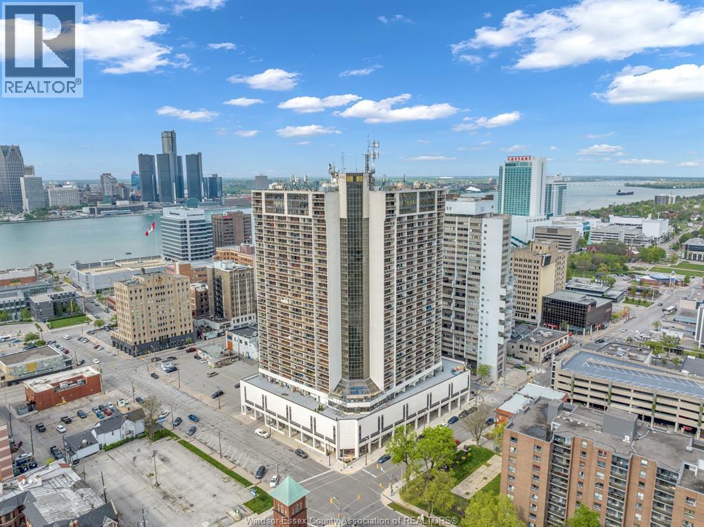 150 Park Street #3103, Windsor — primary photograph